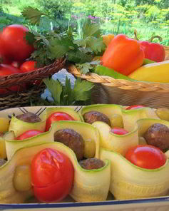 Шашлычки-фрикадельки в ленточках из цукини