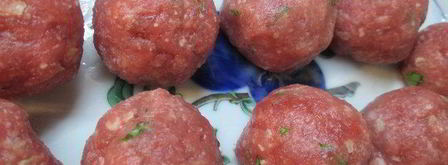 шашлычки-фрикадельки в ленточках из цукини. Шаг 2