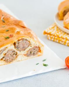 Стромболи с фрикадельками