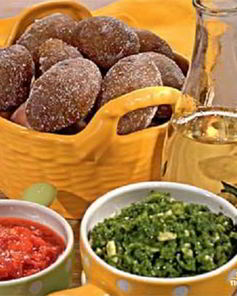 Картофель с соусами мохо