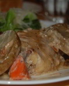 Картошка с курицей и грибами в духовке