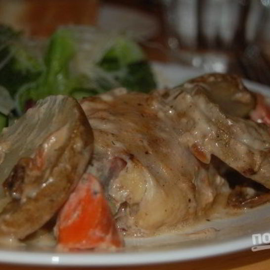 Рецепт картошки с курицей и грибами в духовке