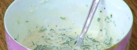 молодой картофель со шпинатом, шалотом и чесночной заправкой. Шаг 8