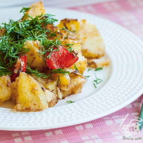 Рецепт печенного картофеля с болгарским перцем и луком