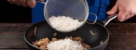 пикантный рис с курицей и беконом. Шаг 5