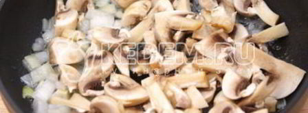 рис с грибами в горшочке. Шаг 3