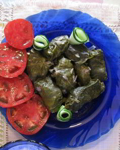 Долма из свежих листьев винограда