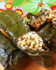 Долма в виноградных листьях