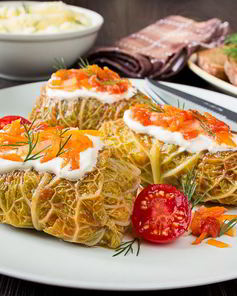 Голубцы из савойской капусты со сладким перцем