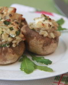 Фаршированные перловкой грибы