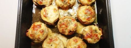 фаршированные шампиньоны запеченные с сыром в духовке. Шаг 5