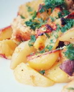 Лисички, запеченные в сметане с картофелем