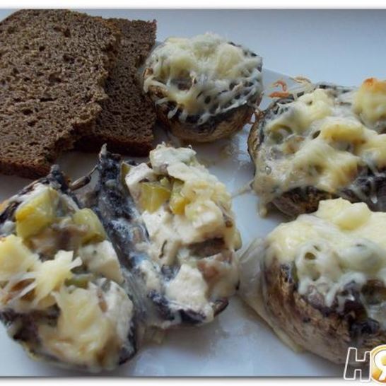 Рецепт печеных шампиньонов с адыгейским сыром и соленым огурцом