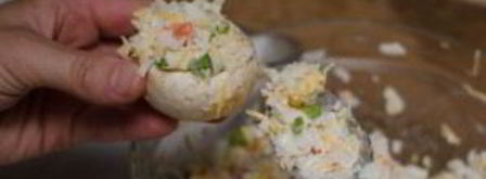 шампиньоны фаршированные крабовыми палочками. Шаг 5