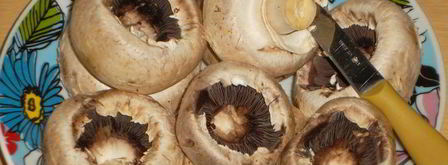 шампиньоны, фаршированные мясом. Шаг 3