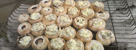 шампиньоны на мангале. Шаг 4