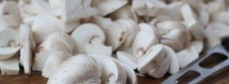 шампиньоны с картошкой в горшочках. Шаг 3