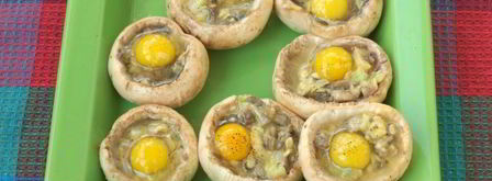 шампиньоны запеченные с перепелиными яйцами. Шаг 3