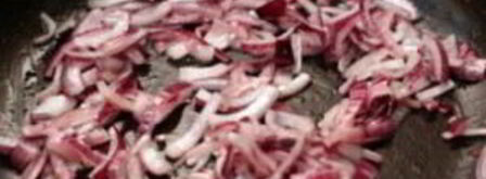 гуляш из говядины с черносливом. Шаг 4