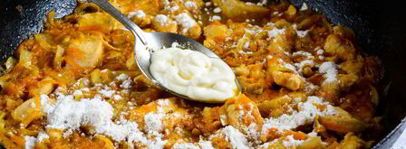 гуляш из курицы со сметаной. Шаг 6