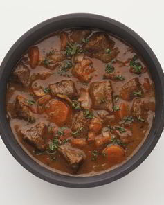 Гуляш из свинины с подливкой