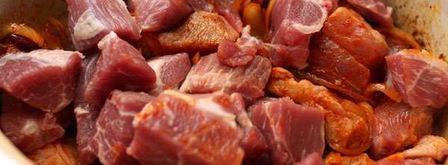 гуляш из свинины с помидорами. Шаг 3