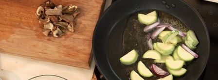 котлетки из камбалы с соусом из грибов и кабачков. Шаг 2