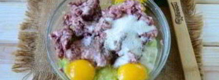 котлеты из кабачков и фарша жареные. Шаг 4