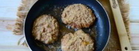 котлеты из кабачков и фарша жареные. Шаг 7