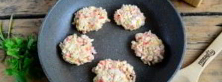 котлеты из крабовых палочек с сыром. Шаг 5