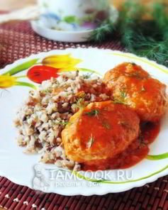 Котлеты с рисом и чесноком в томатном соусе