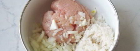 котлеты с рисом и чесноком в томатном соусе. Шаг 5