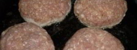 куриные котлеты с манкой. Шаг 2