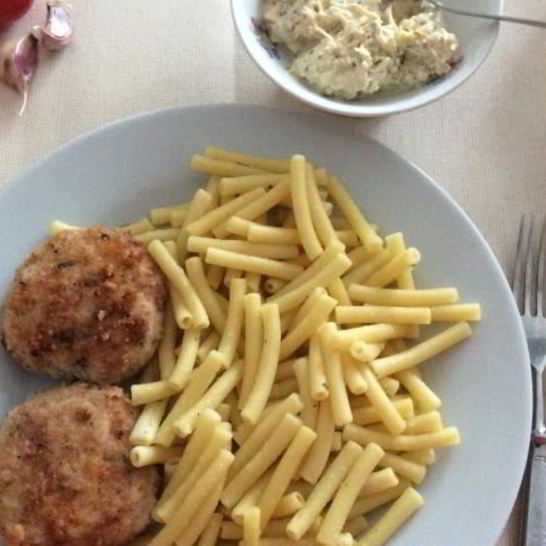 Рецепт нежных куриных котлет с болгарским перцем и сыром