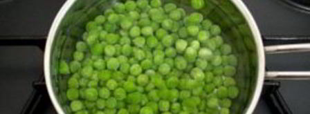 рыбные котлетки с зеленым горошком. Шаг 2