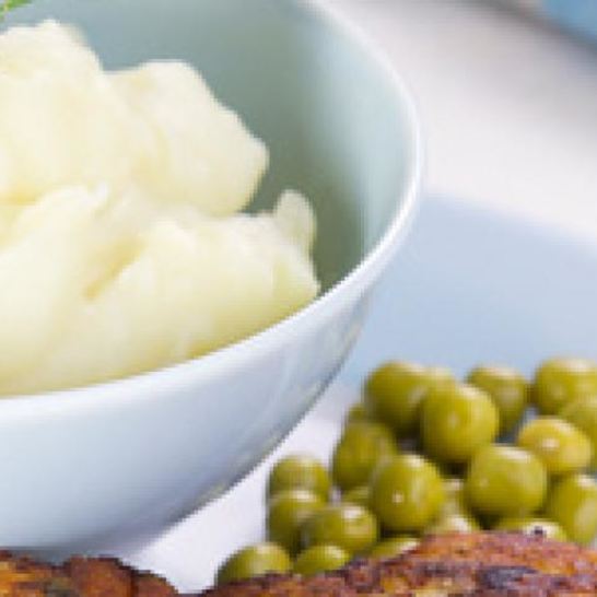 Рецепт рыбных котлет с зеленым горошком и картофельным пюре