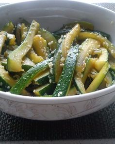 Лапша из цукини с кунжутом