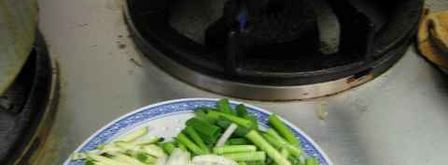 лапша рисовая с овощами и креветками. Шаг 21