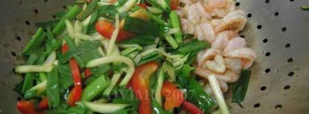 лапша рисовая с овощами и креветками. Шаг 26