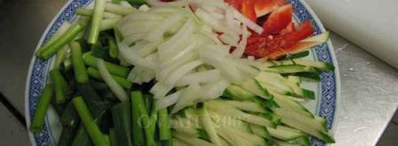 лапша рисовая с овощами и креветками. Шаг 9