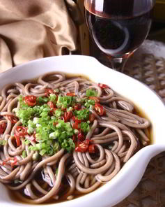 Лапша соба с чили, имбирем и соевым соусом