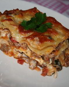 Лазанья с мясным фаршем и базиликом