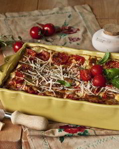 Лазанья с томатами, телятиной и сыром Джюгас