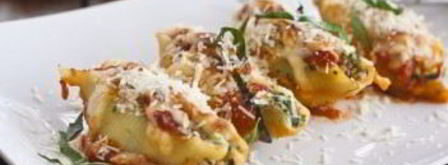 фаршированные макароны ракушки с сыром и шпинатом. Шаг 5