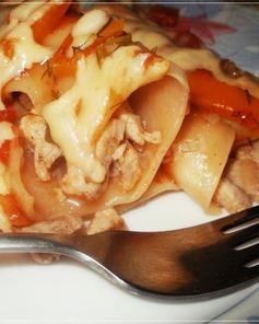 Каннеллони с рубленой свининой в соусе