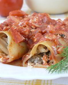 Каннелони с фаршем и капустой в томатном соусе