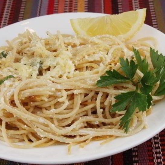 Рецепт макарон пода сливочныма соусома