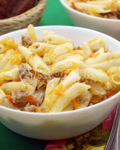 Макароны с фаршем на сковороде