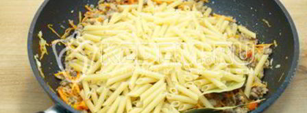 макароны с фаршем на сковороде. Шаг 6