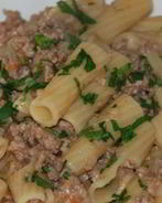 Макароны с тушенкой